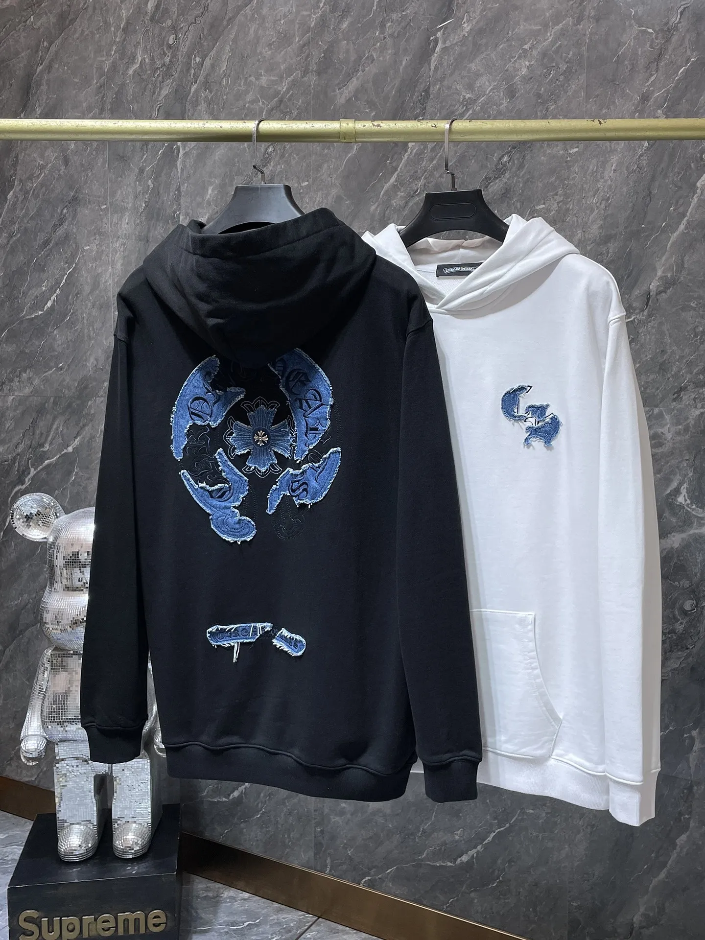 P276 Chrome Hearts Autumn and Winter 2025 Counter Synchronization Chrome Horseshoe Contrast Color Patch Short Sleeves Heavy Industry Pure Hand Cut Patching Embroidery Technology Heavy Industry Embroidery! ! ! Tens of thousands of needles! ! Improved customized version of 1:1 high-gram weight high-quality fabric Recommended color: white black code number: S, M, L, XL